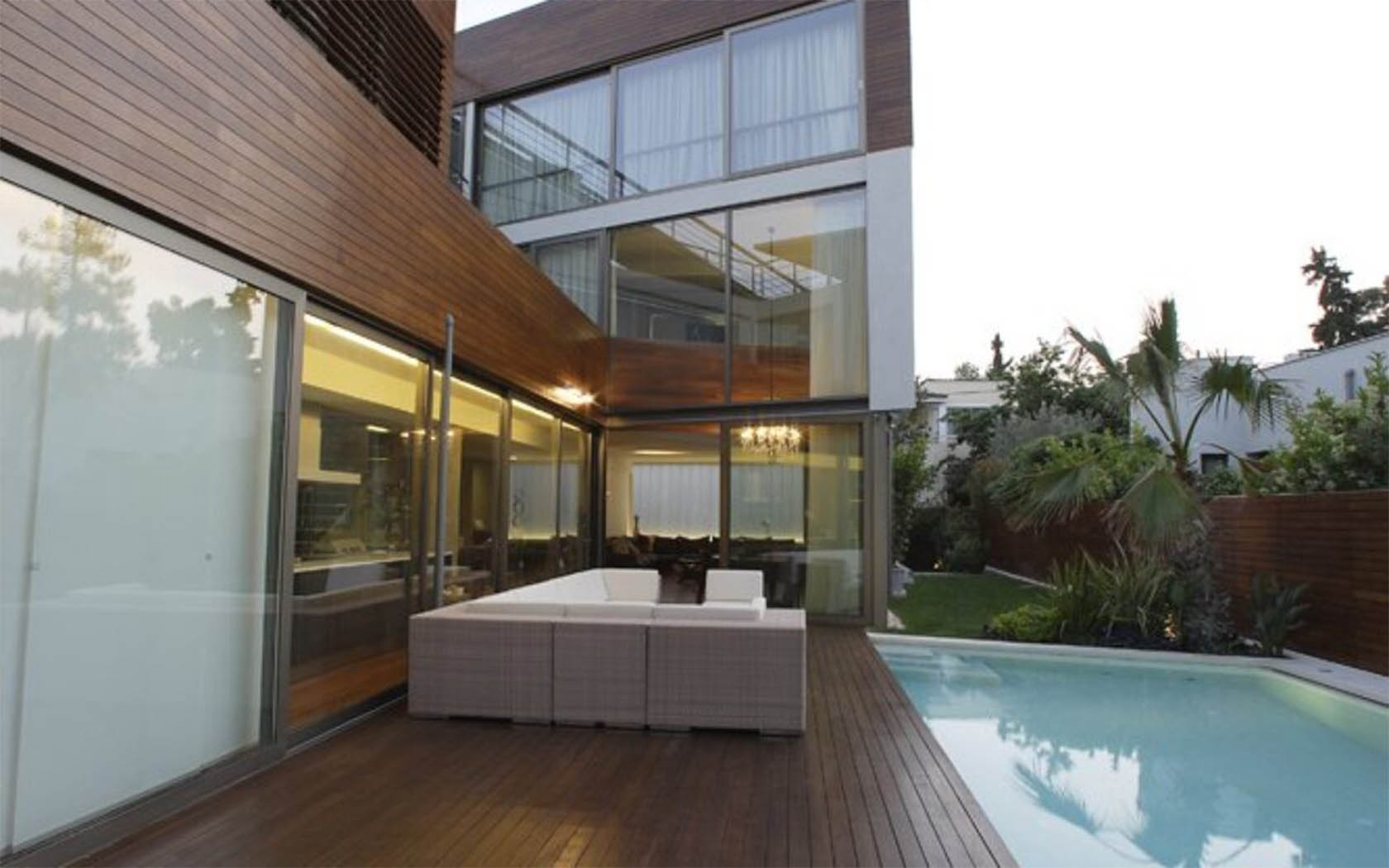 outside 6