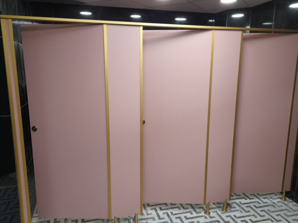 Wet Areas Education SectorCubicle System Formica H.P.L. Eltop Project Univercity Of Peiraias PAPEI d